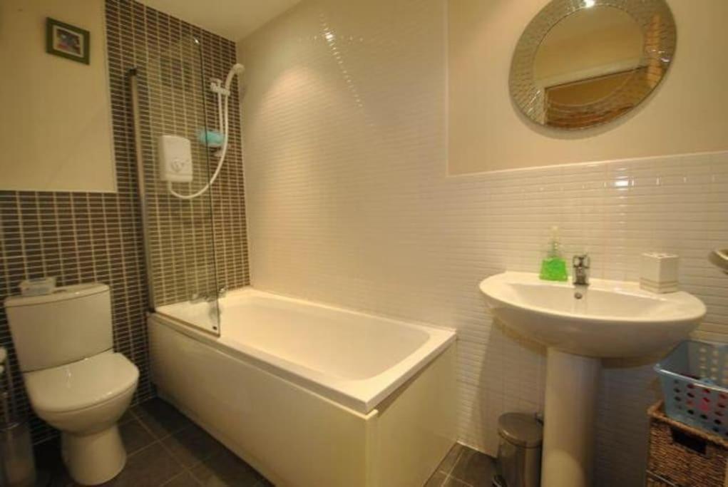 Executive 2 Bed 2 Bath - Free Parking Apartment Glasgow Exterior photo
